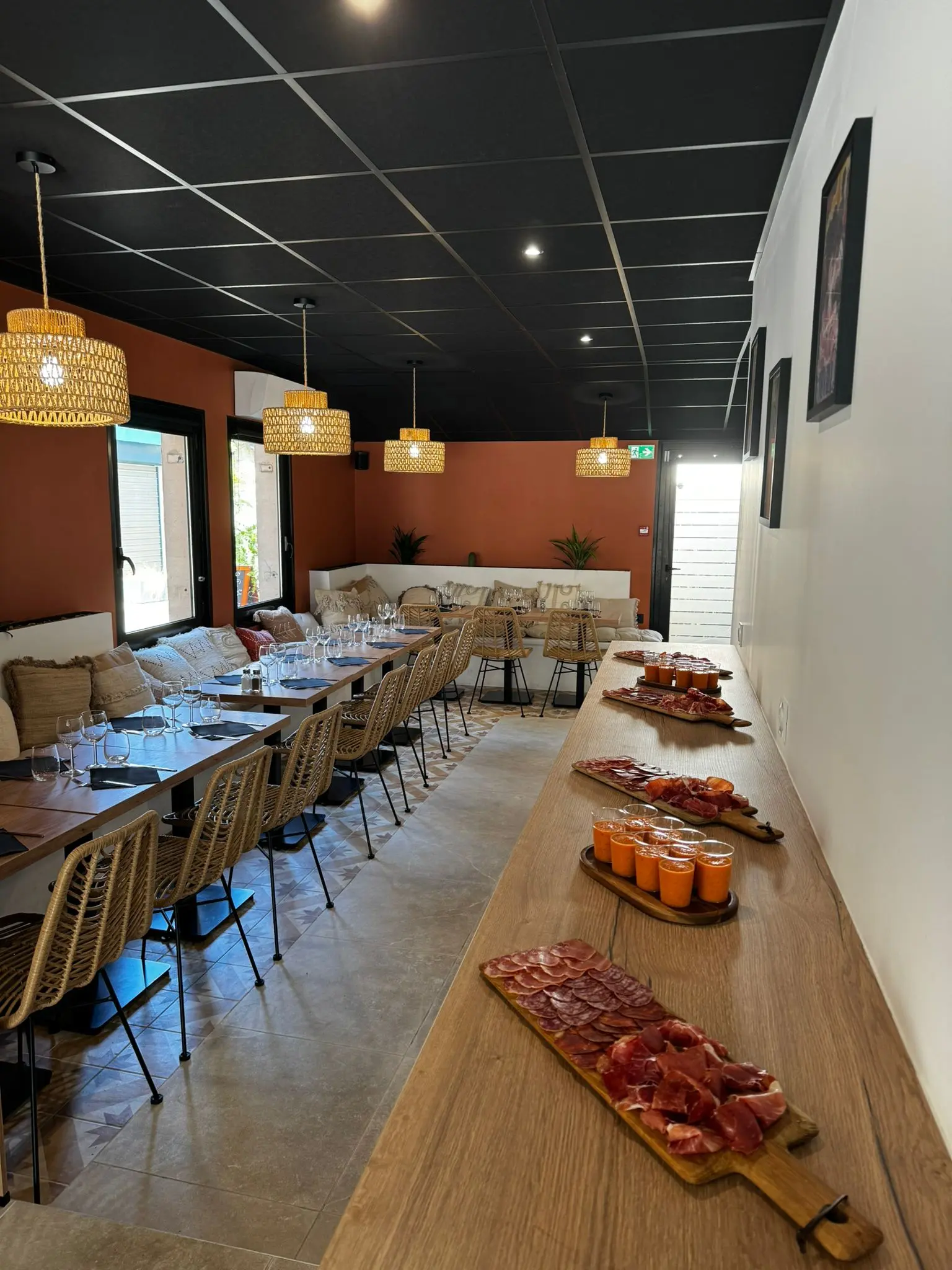 Buffet traiteur espagnol pour événements d'entreprise et groupes Lyon Ouest